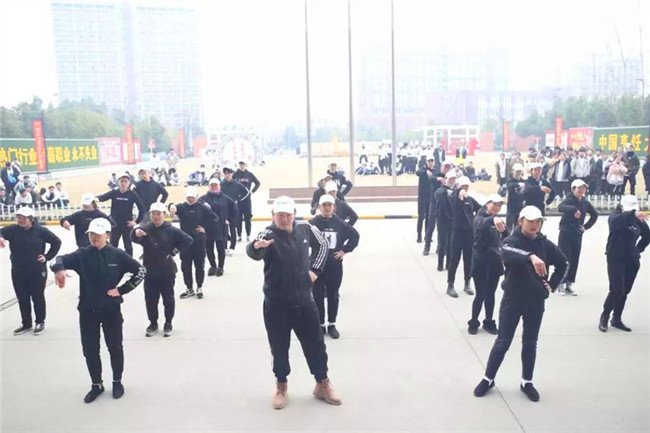 可结合站内栏目与相关篇目一并浏览