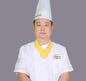 在校生 近万 人